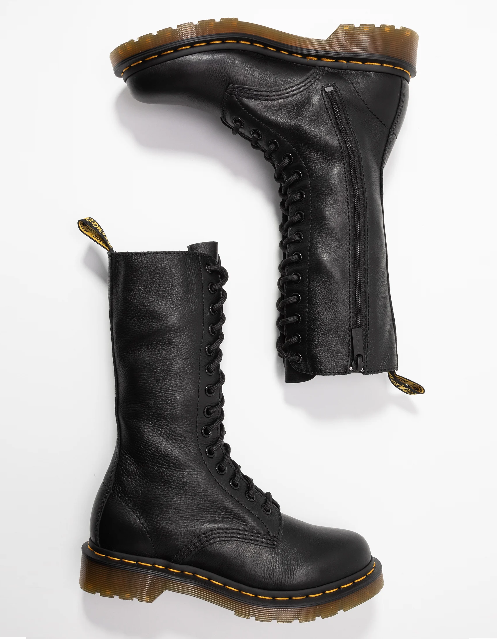 Dr martens virginia 1b99 sales