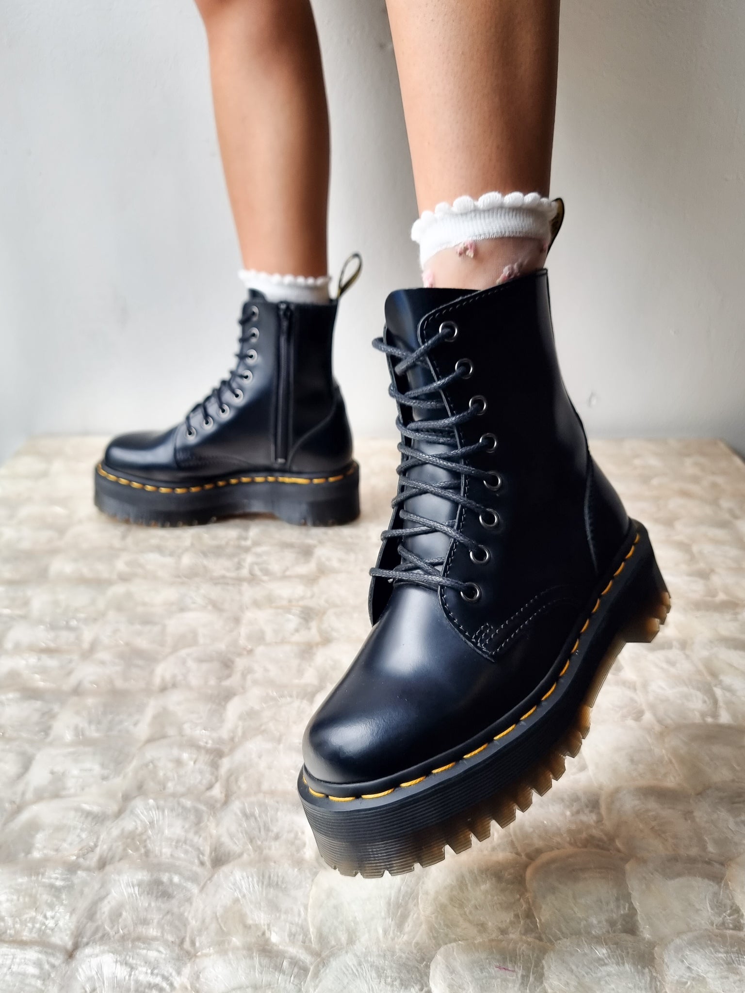 Dr.Martens JADON POLISHED SMOOTH 厚底 ブーツ Dr. Martens - Jadon Polished Smooth Leather Platform Boots