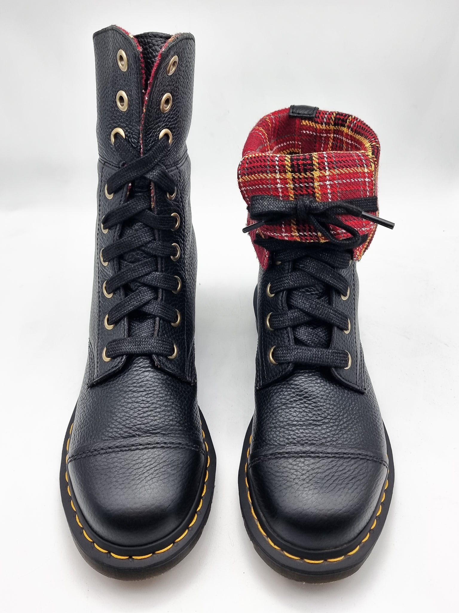 Grey Doc Marten Aimilita MARTENS AIMILITA BLACK MILLED RED PLAID