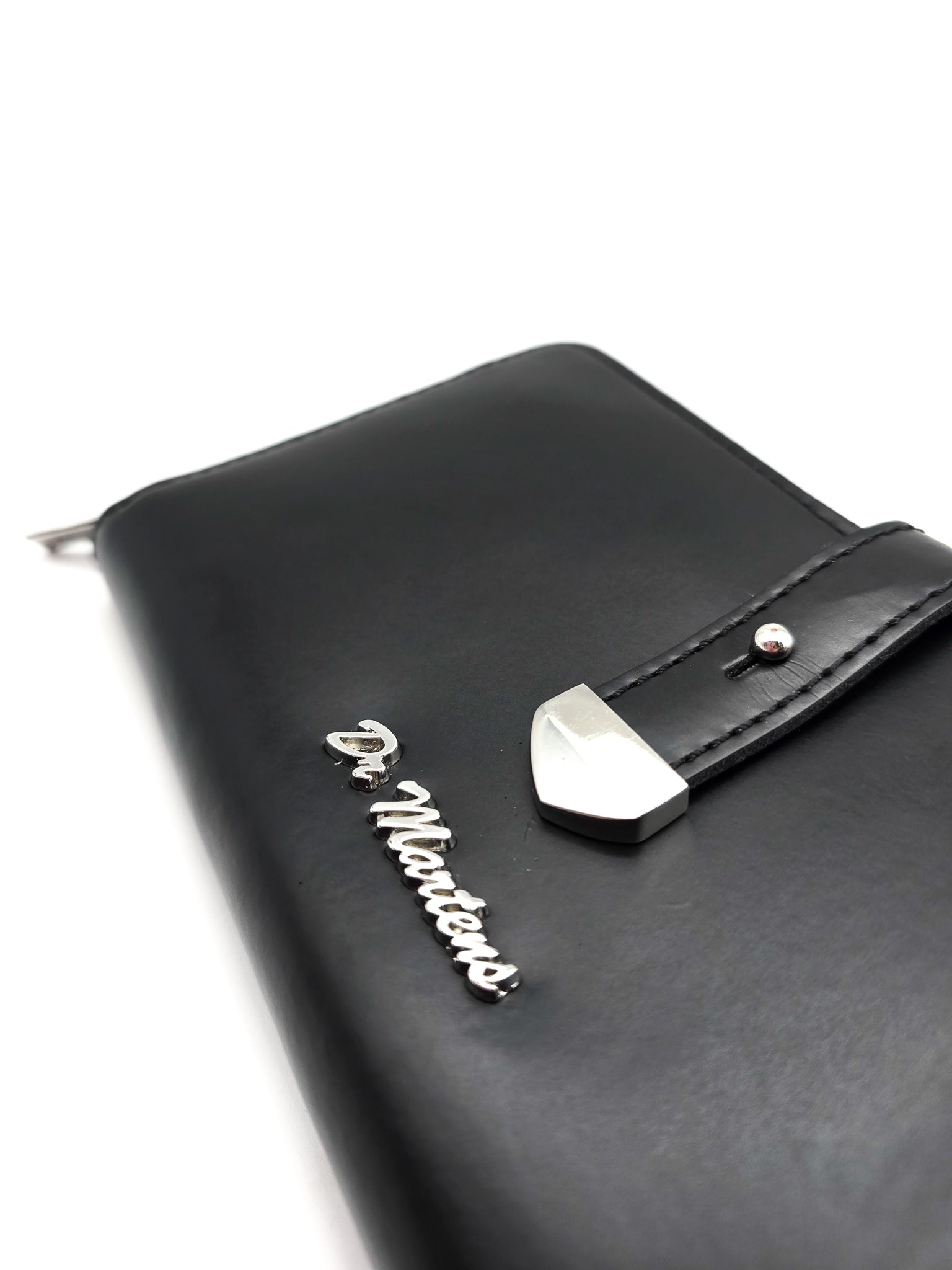 Dr martens zip wallet deals