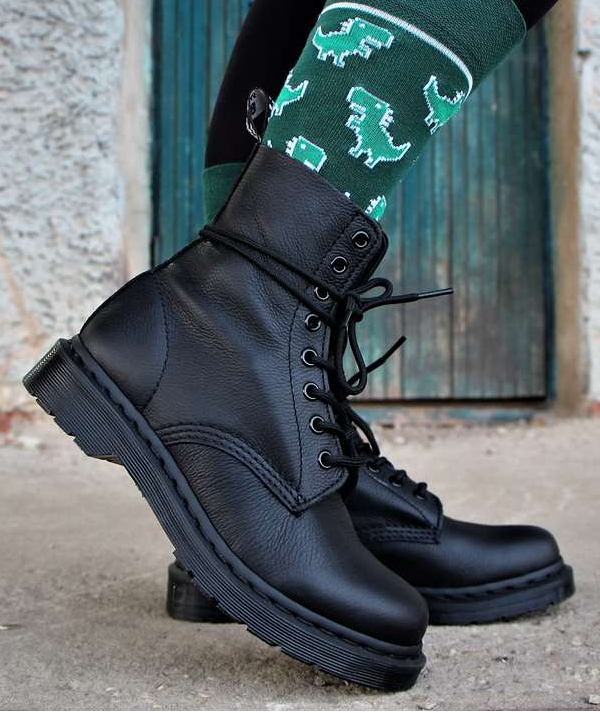 MARTENS 1460 PASCAL BLACK VIRGINIA MONO – That Shoe Lady