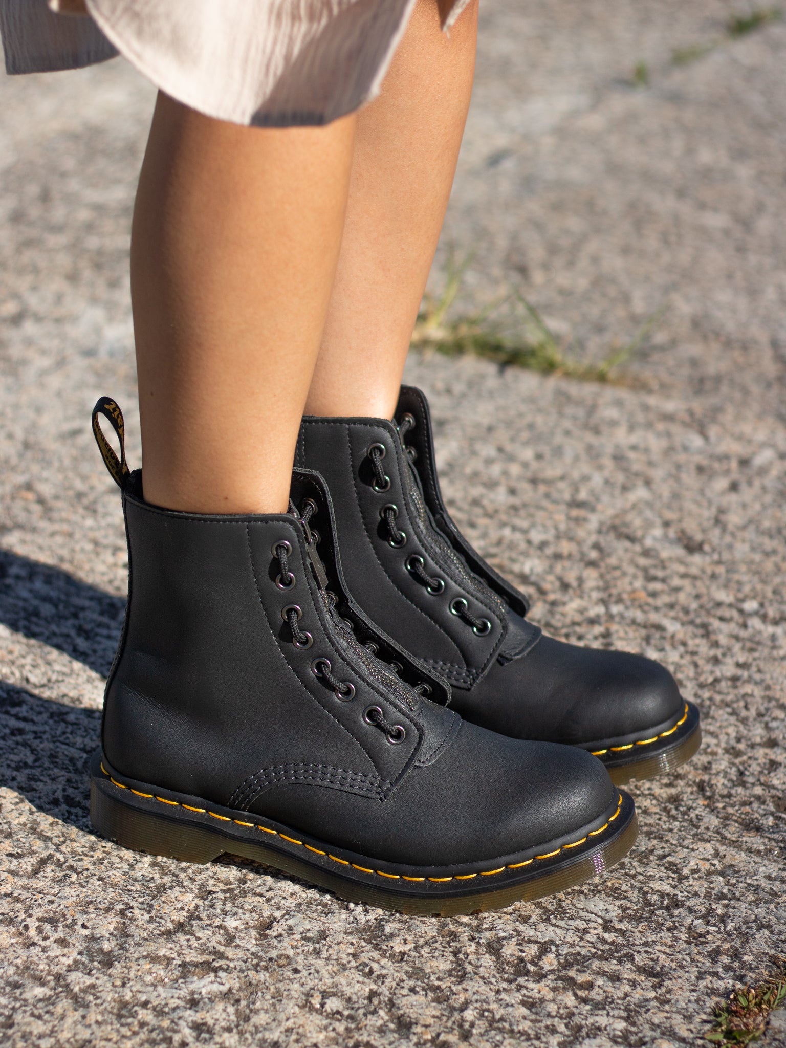 Pascal Front DR. MARTENS 1460 PASCAL FRONT ZIP BLACK NAPPA – That Shoe Lady