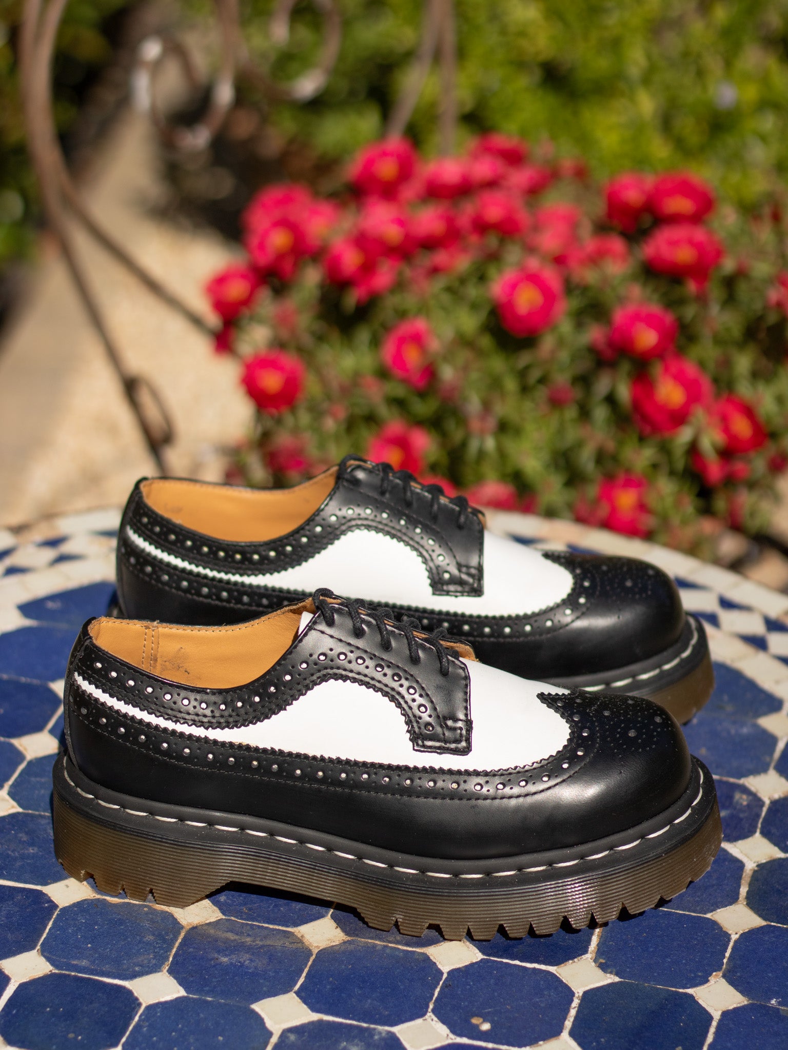 MARTENS 3989 BLACK WHITE UK Pre-Loved – That Shoe Lady