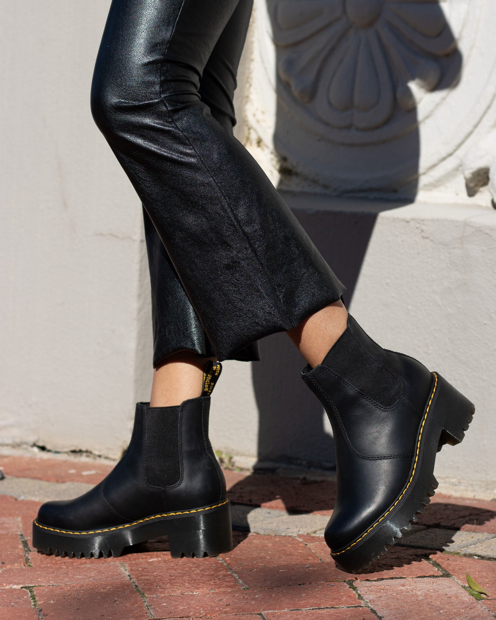 Doc Martens Women's Rometty Platform Chelsea Boots Size