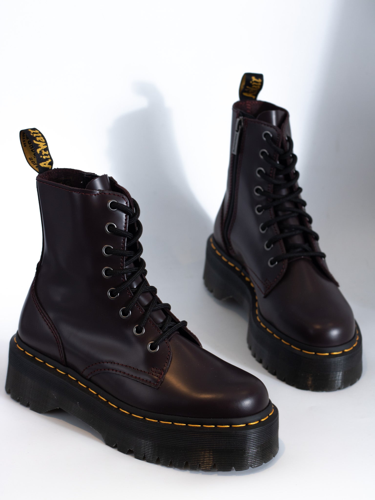 Dr. Martens England製 14ホール UK4 23〜23.5 Dr. Martens – Page 2 – That Shoe Lady