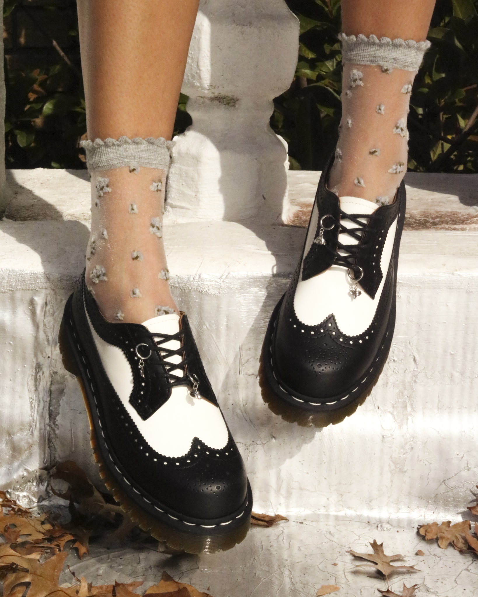 DR. MARTENS 3989 BLACK WHITE – That Shoe Lady
