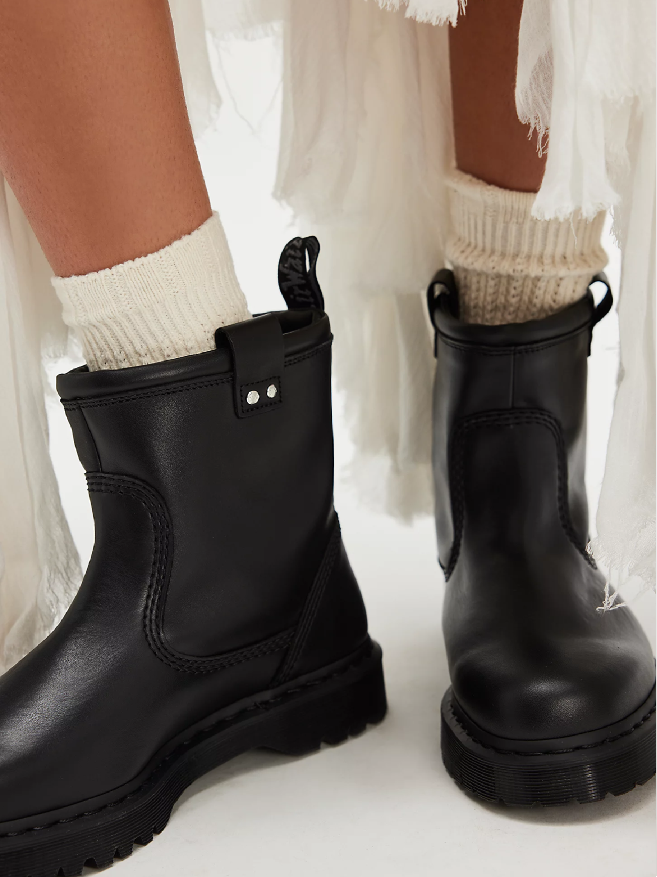 MARTENS ANISTONE LO BLACK – That Shoe Lady