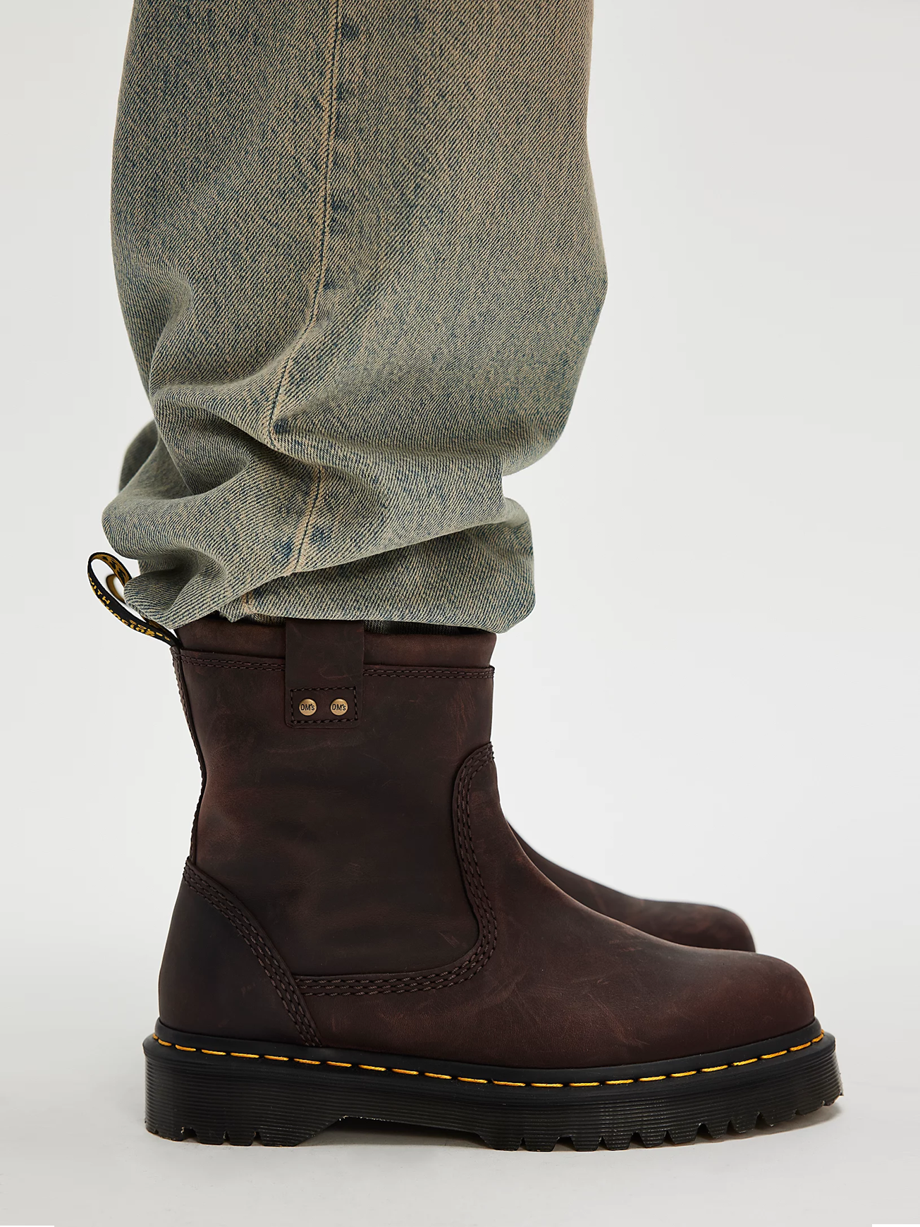 DR. MARTENS ANISTONE LO BROWN – That Shoe Lady DR. MARTENS ANISTONE LO BROWN – That Shoe Lady